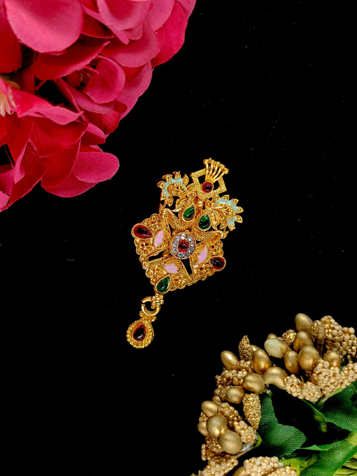 Gold sari pin (Gap-03)