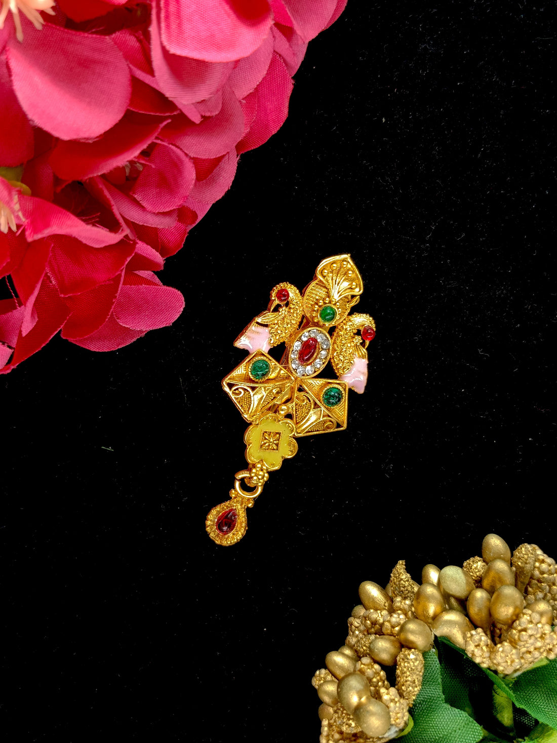 GOld sari pin (Gsp-07)
